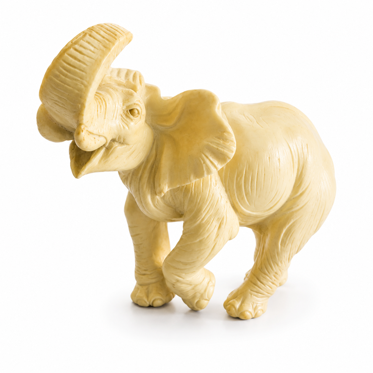 Éléphant sculpté en ivoire